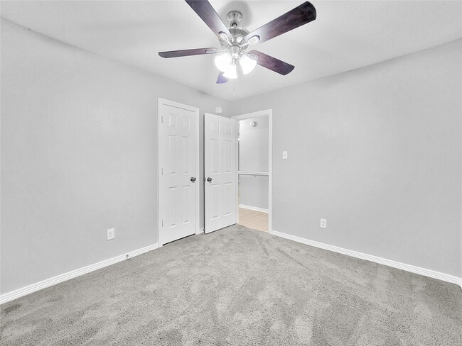 Building Photo - 21115 Escala Dr