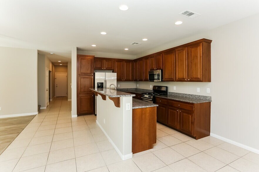 Building Photo - 8562 N Golden Idol Ct