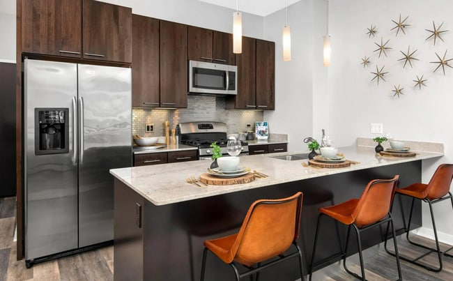 Building Photo - 400 W Huron St