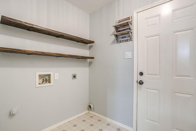 Building Photo - Great Rental in Marine Creek Heights- 3 Bed, 2 Bath- Eagle Mountain Saginaw ISD- 76135