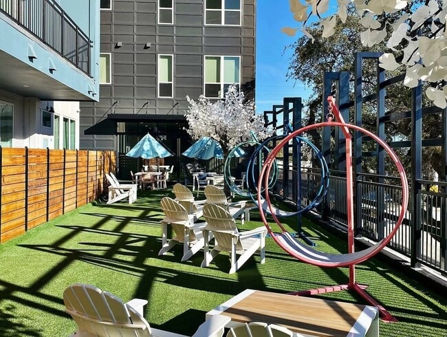 Building Photo - 1107 Shepherd Dr