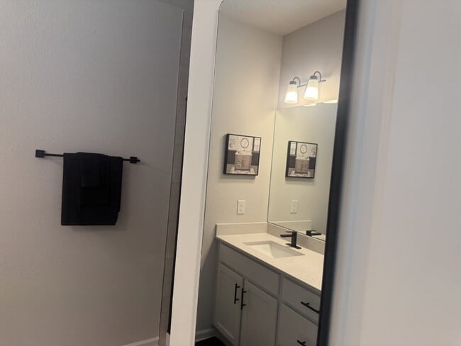 Building Photo - Modern 2-Bedroom Townhome with Garage Park...