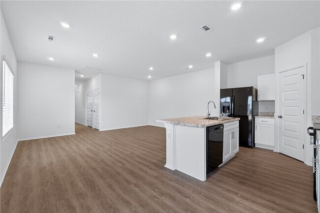 Building Photo - 6800 SW Dignity Ave