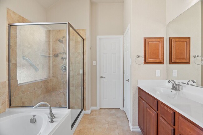 Building Photo - 3610 Sweet Olive