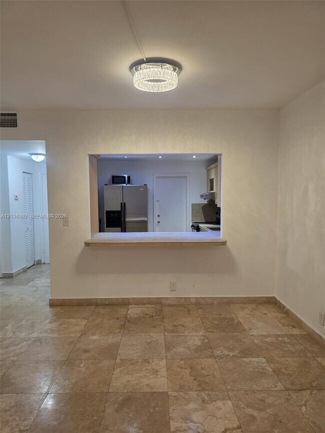 Building Photo - 1817 S Ocean Dr
