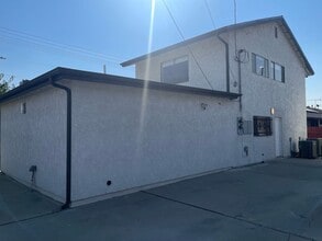 Building Photo - ARLETA