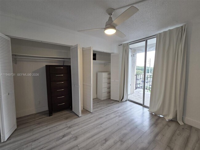 Building Photo - 2903 NE 163rd St