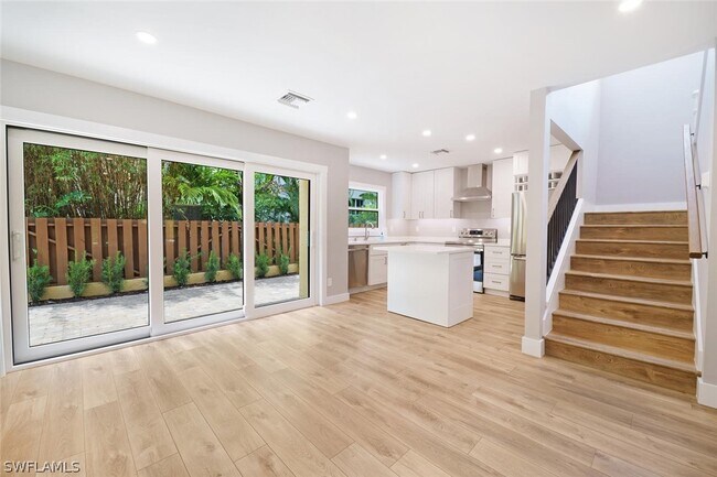 Building Photo - 1130 5th St S