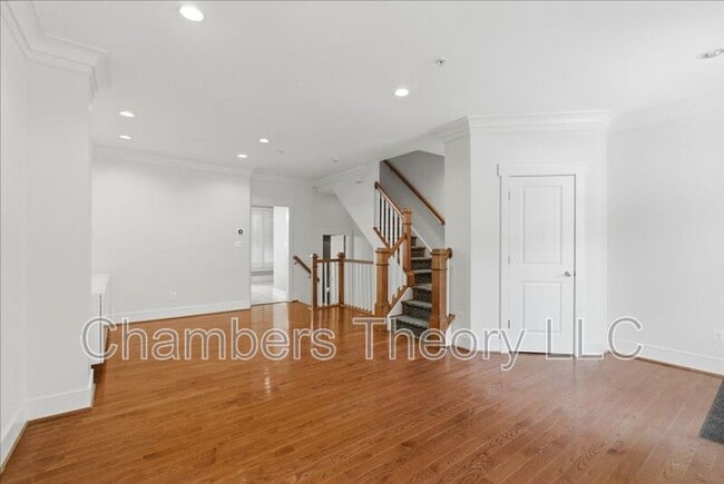Building Photo - 2735 Linden Ln