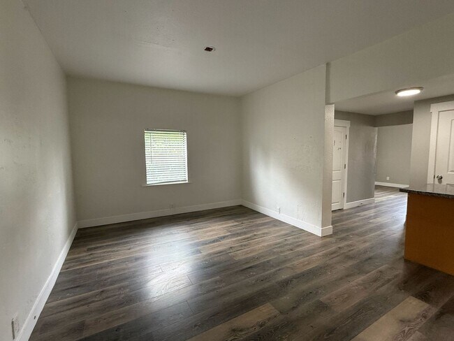 Building Photo - 358 N 100 E