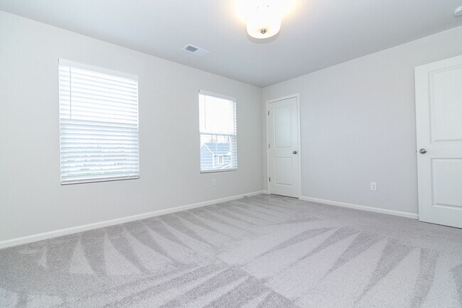 Building Photo - 104 Ashwood Ave