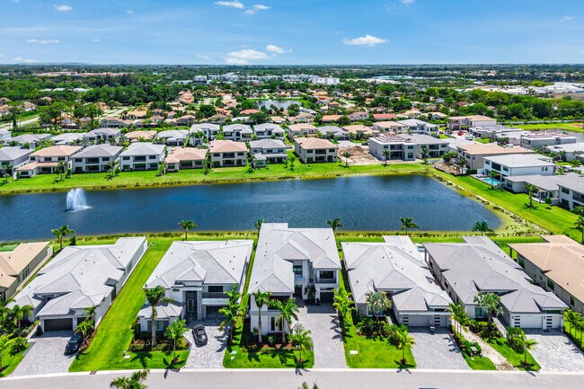 Building Photo - 9516 Riverside Pk Dr