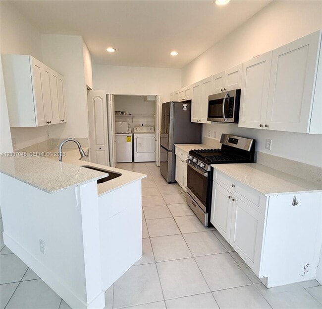 Building Photo - 6744 SW 195th Ave