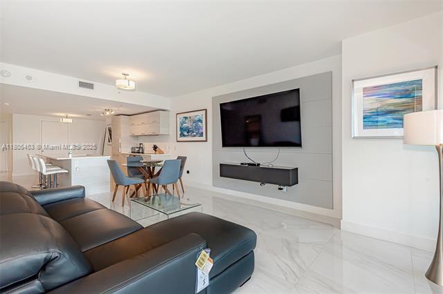 Building Photo - 650 NE 32nd St