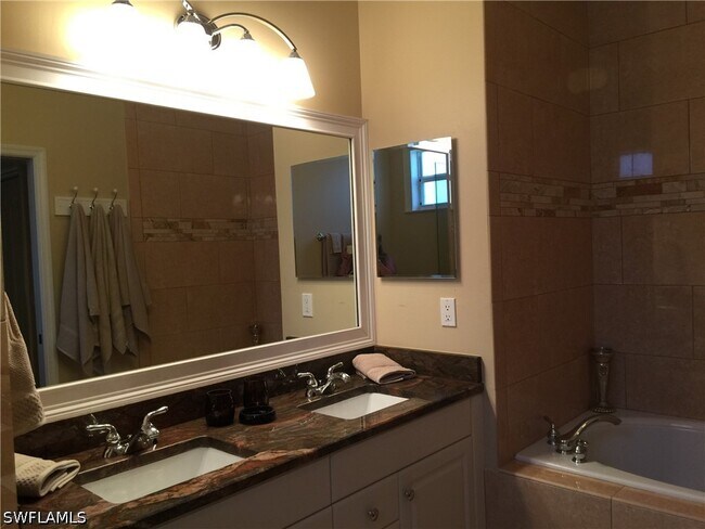 Building Photo - 7943 Haven Dr
