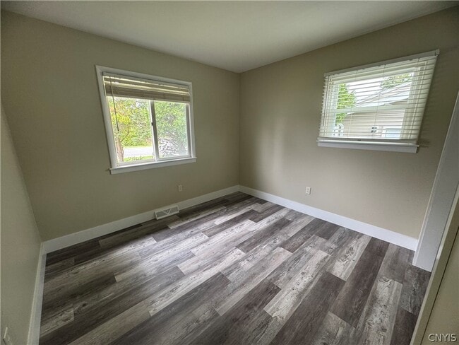 Building Photo - 7878 Sagamore Dr N