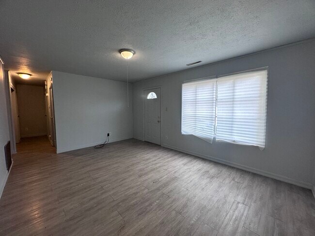 Building Photo - 1504 Edgewood-