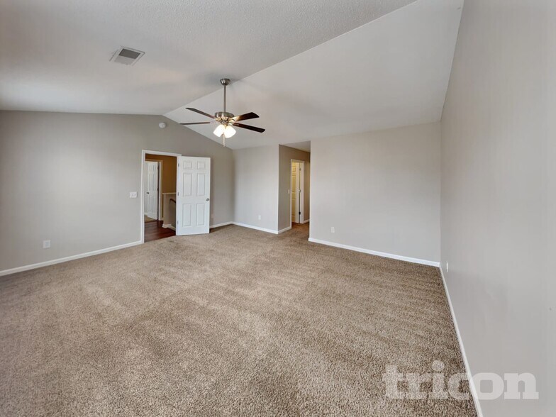 Building Photo - 308 Fox Trot Dr