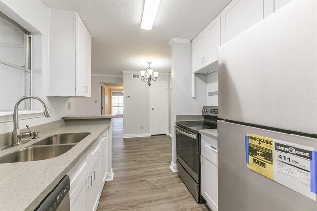 Building Photo - 7600 Emmett F Lowry Expy