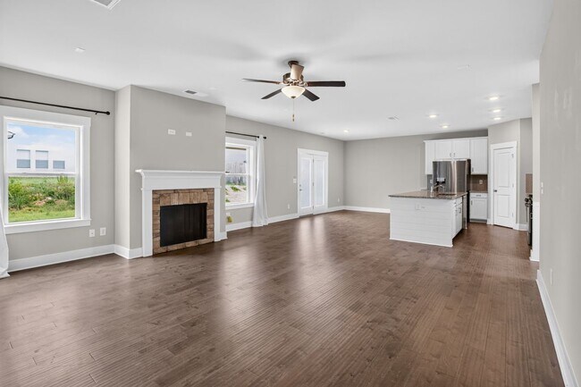 Building Photo - 4787 Wellesley Dr