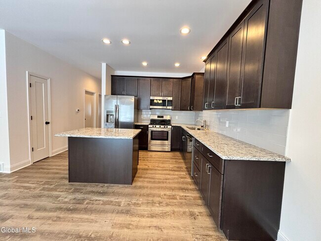 Building Photo - 587A Grooms Rd