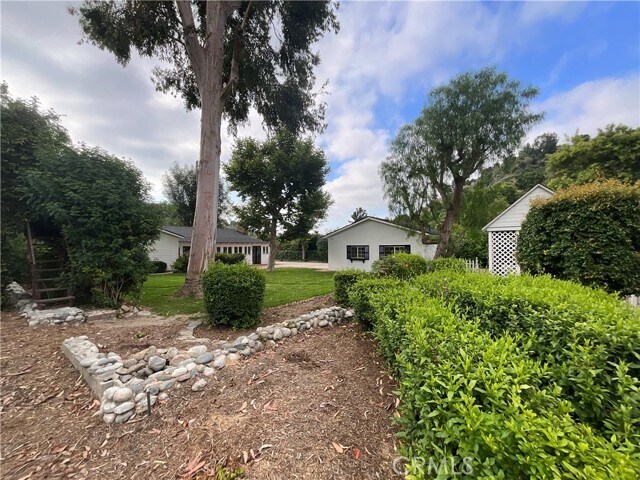Building Photo - 2029 Las Palomas Dr