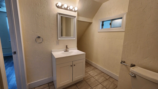 Building Photo - Beautiful 4BR house for rent