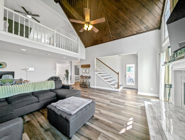 Building Photo - 3404 Lake Lynn Dr