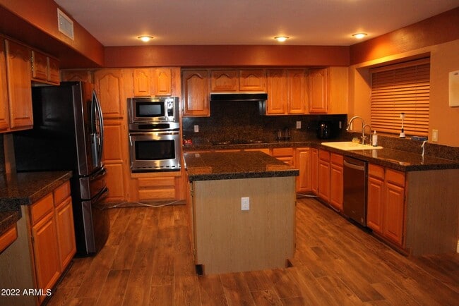 Building Photo - 402 N Rita Ln