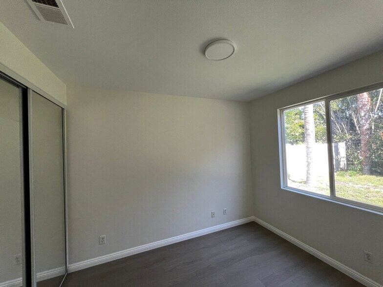 Building Photo - 12124 Scenic View Terrace