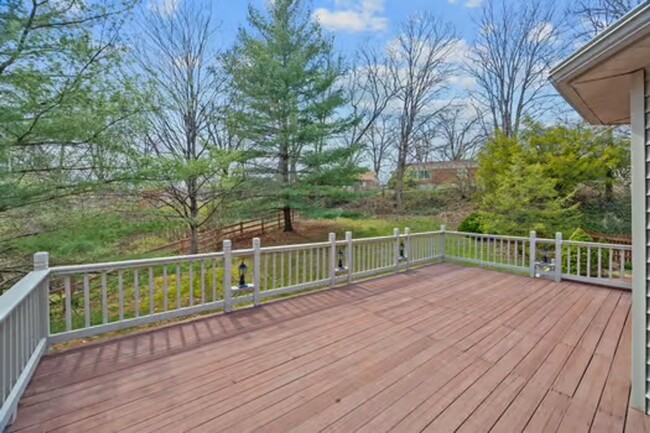Building Photo - Silverton- Meticulous 4+ bedroom, 5ba, 2 car