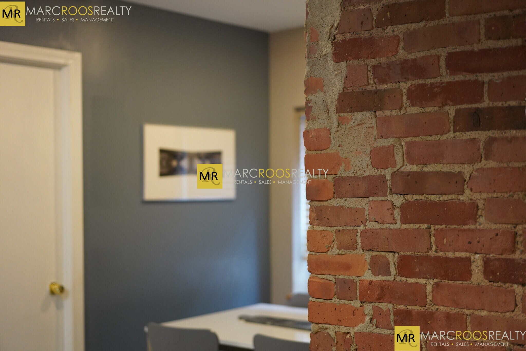 Building Photo - 84 Gainsborough St