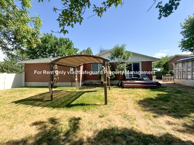 Building Photo - Spacious West Jordan Home on Large Corner Lot
