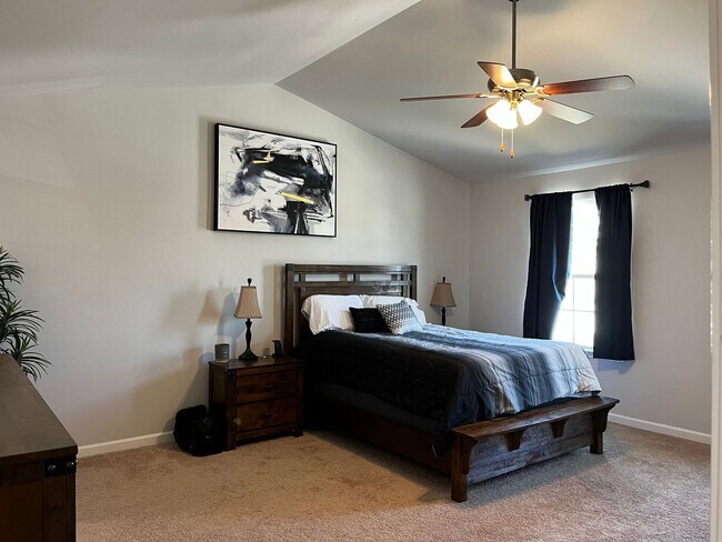 Building Photo - Beautiful 2 story home in the new Lake Tyl...