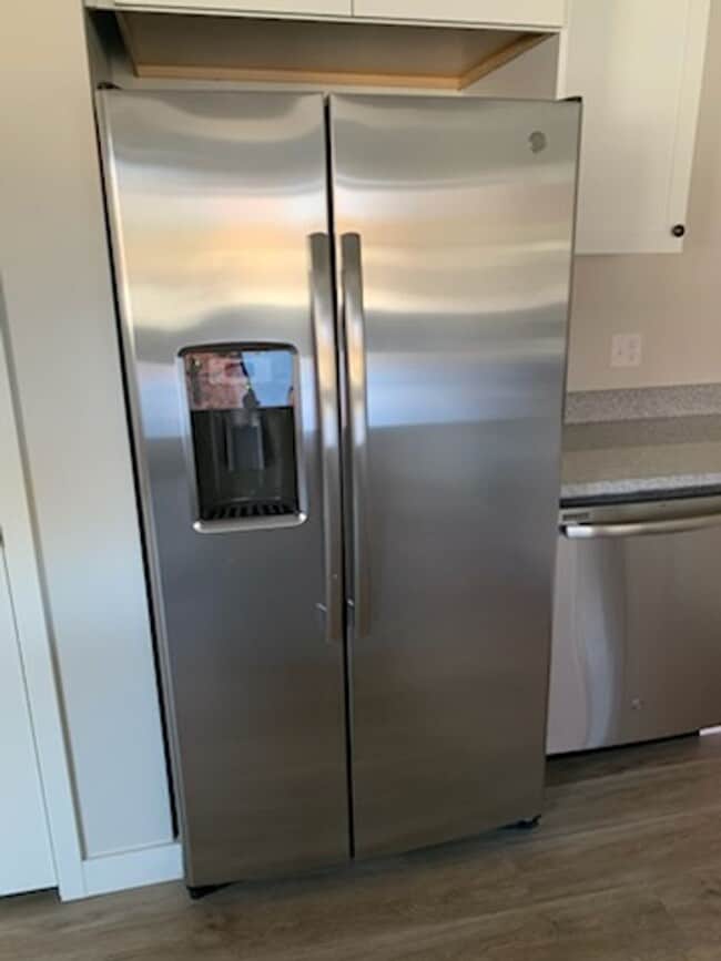 Building Photo - Spacious 4-Bedroom End-Unit Townhome with 2-Car Garage | Pet-Friendly | American Fork