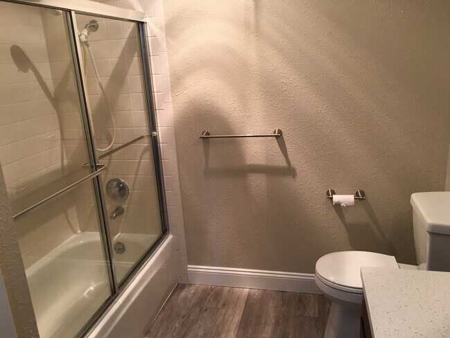 Bathroom #2 - 930 Mission Rd