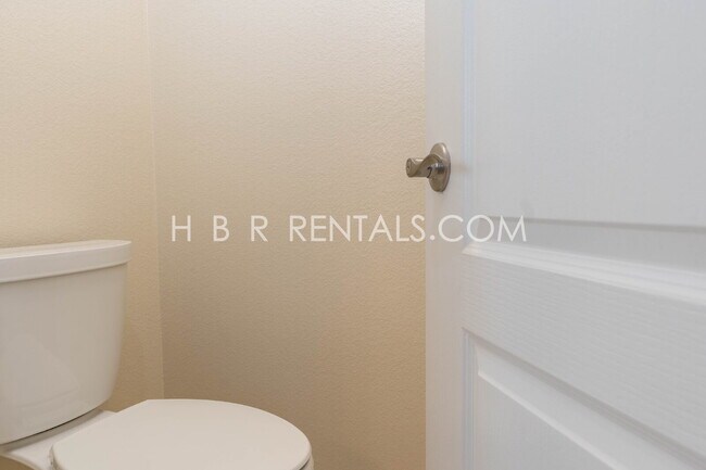 Building Photo - Questa Village - Mountain House- Spacious & Stylish 5-Bedroom Retreat in Mountain House – 3.5 Bat...