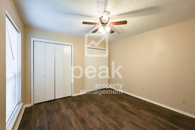 Building Photo - $1,549! 2/Bed1.5Bath duplex in Arlington!