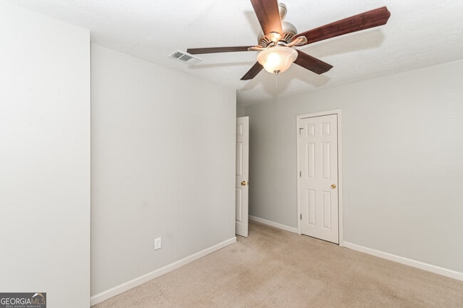 Building Photo - 1135 Pontiac Cir