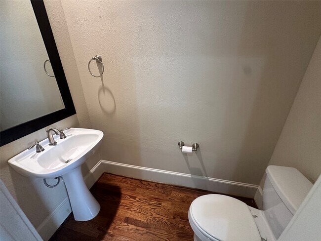 Building Photo - 2021 Fannin Station