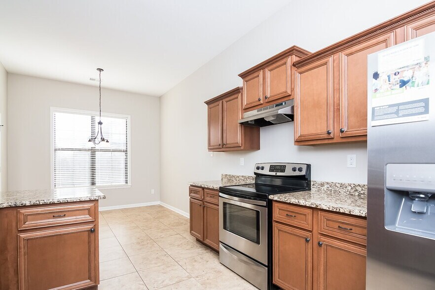 Building Photo - 9301 Chastain Pl