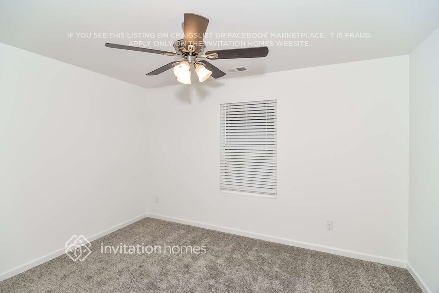 Building Photo - 253 W Millbrook Dr