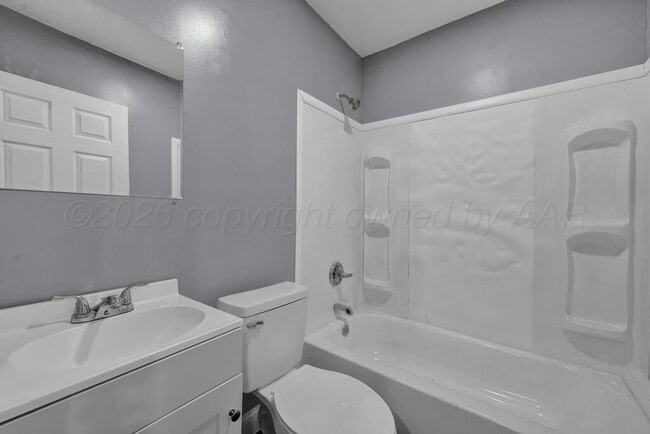 Building Photo - 316 S Louisiana St