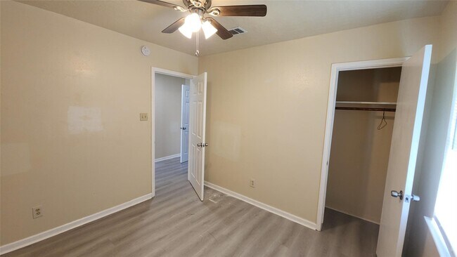 Building Photo - 4415 Groton Dr