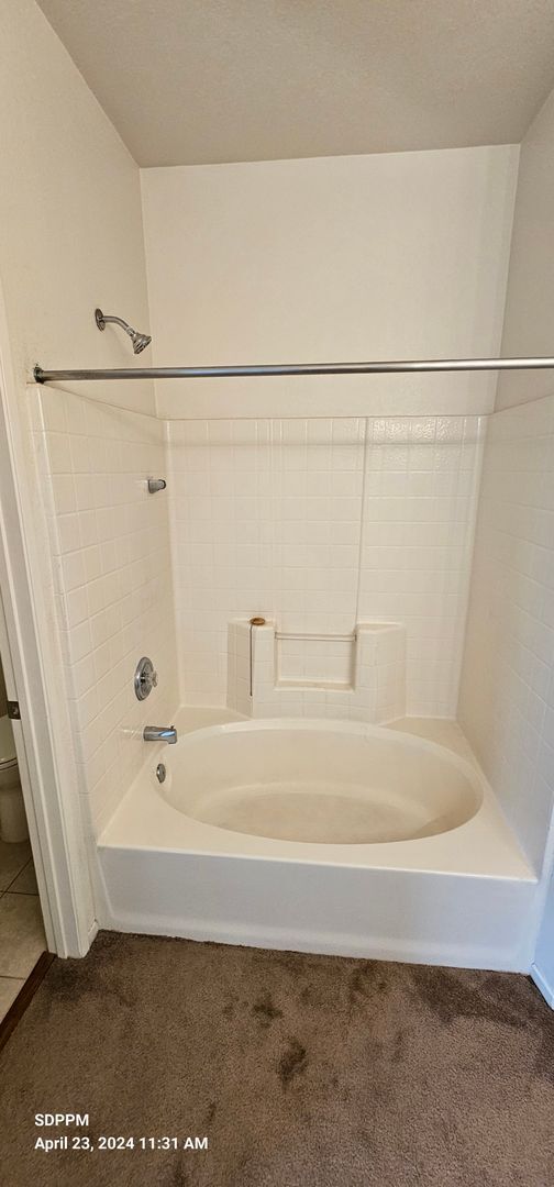 Building Photo - SCRIPPS RANCH - Ivy Hill - Nice 3 Bedroom / 2.5 Bath Townhouse.  AVAILABLE 08/17/2026.