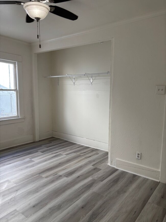 Building Photo - 1710-1712 Obispo Ave