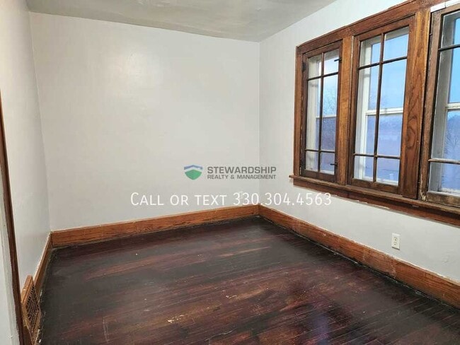 Building Photo - 1628 E Market St