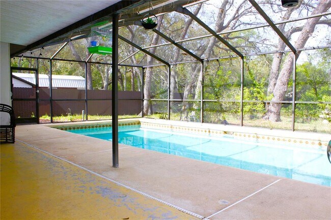 Building Photo - 3201 Bartlett St