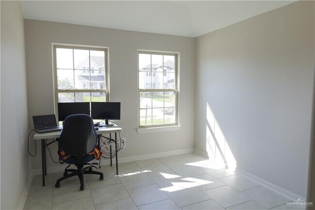 Building Photo - 14 N 33rd St