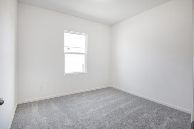 Building Photo - 5002 Highland Spgs Dr